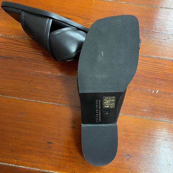 NWOB Freda Salvador Marta Criss-Cross Slide Black Minimalist Leather Sz 9 ❤️🎀 - Picture 8 of 10